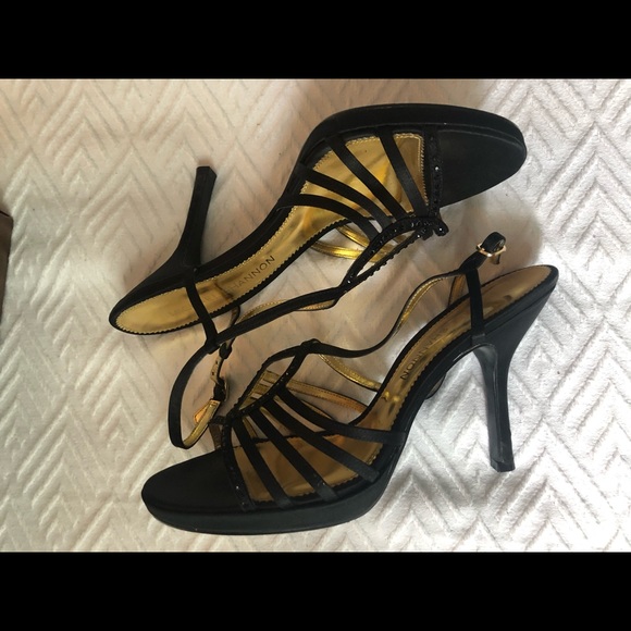 Black fabric and rhinestone sandals! - Picture 3 of 6